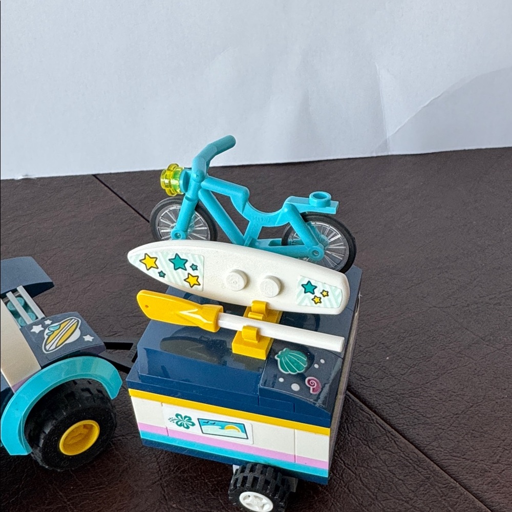 LEGO Friends 41364 Stephanie’s Buggy and Trailer - Picture 2 of 6